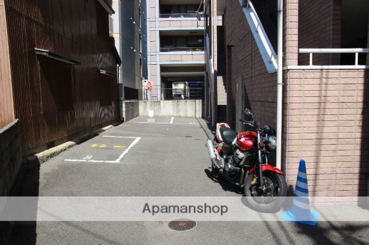 ウエストハイツナラサキの外観