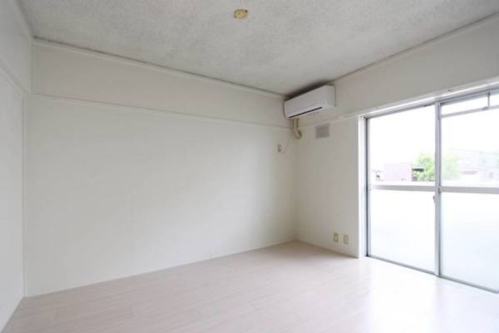 ビレッジハウス黒須野1号棟0205の居間