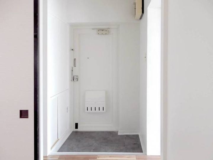 ビレッジハウス日向1号棟0406の玄関