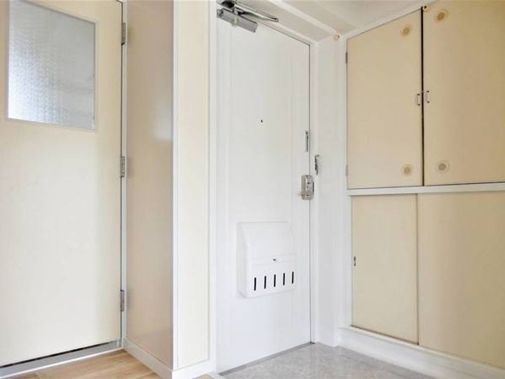 ビレッジハウス梅田4号棟0406の玄関