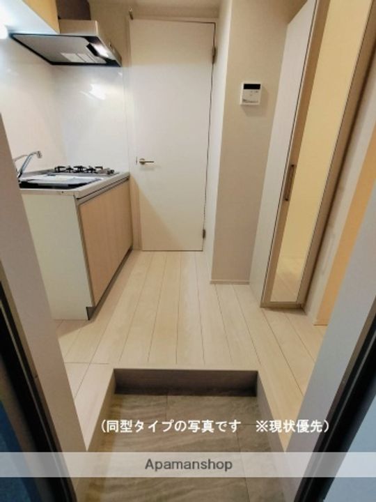 メゾンカミーノ橋本の玄関