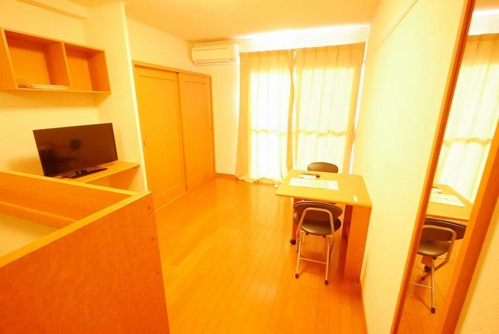 レオパレス稲荷町の内装