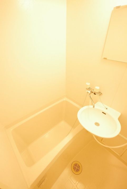 レオパレス稲荷町の風呂