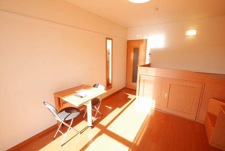 レオパレス稲荷町の内装