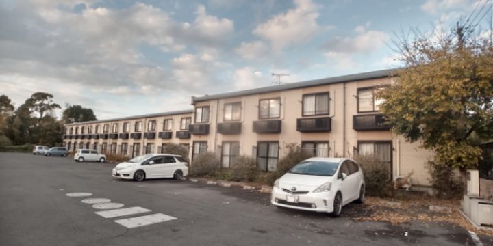 レオパレス稲荷町の外観