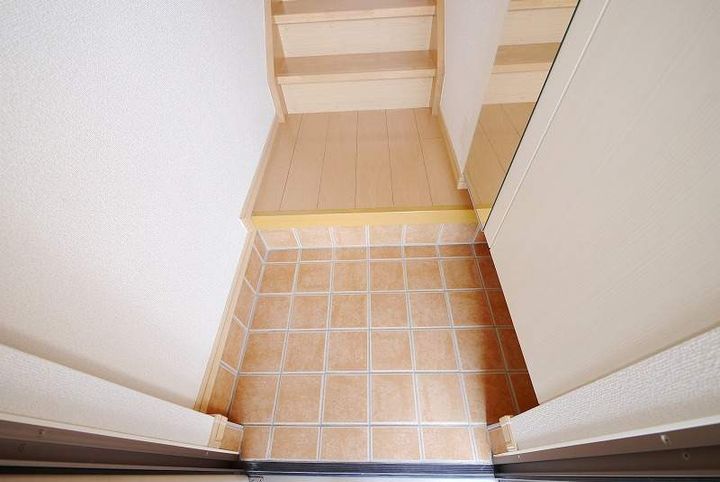 メゾン・ド・プチ・フルールⅡの玄関