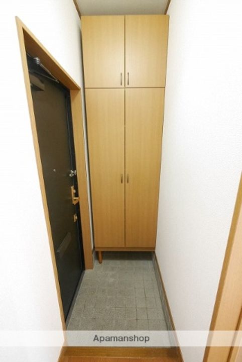 KMハイツⅥの玄関