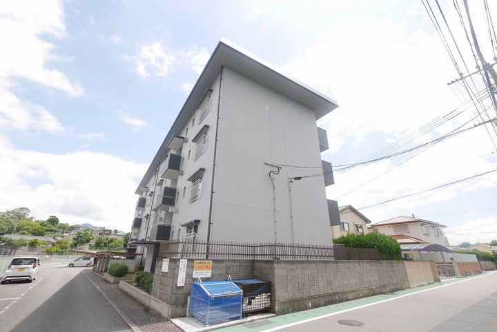法月ハイツの外観