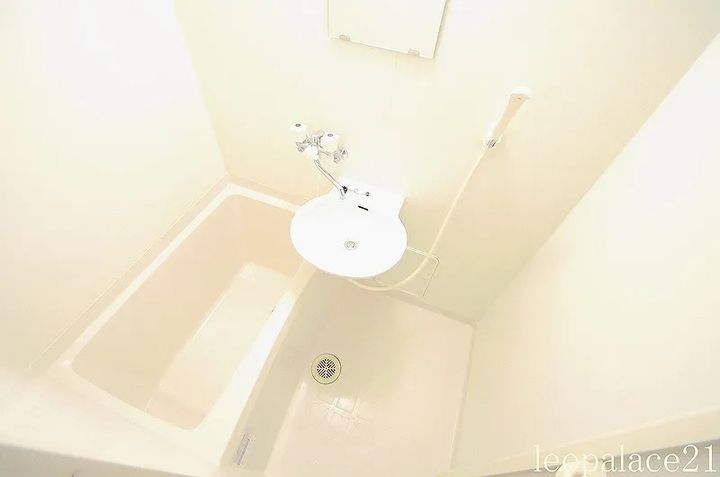 レオパレスリバティ菰田103の風呂