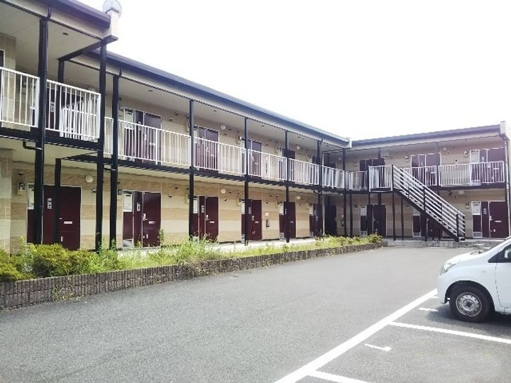 レオパレスリバティ菰田201の外観