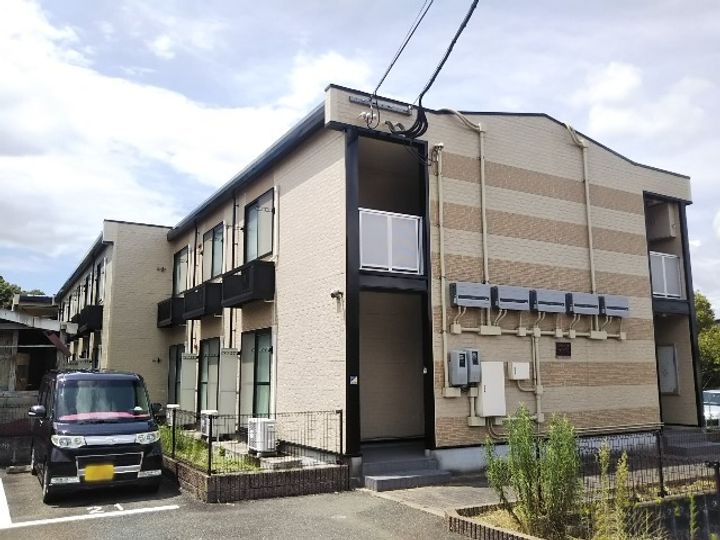 レオパレスリバティ菰田201の外観