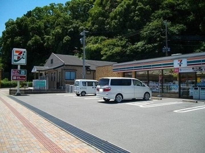 リュクスの周辺