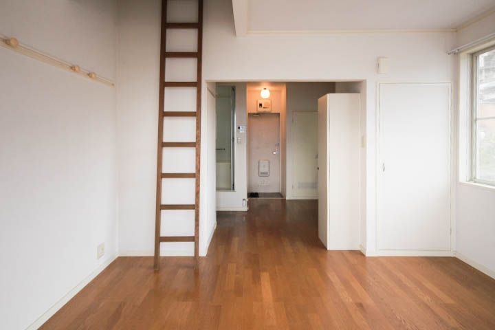 シャルム202の居間