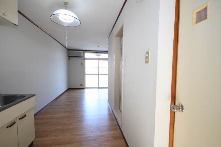 潮見コーポ203の居間