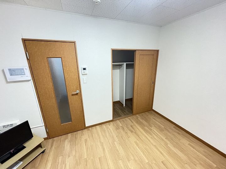 レオパレス平和台101の居間