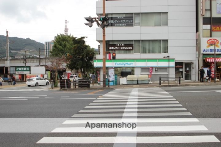 フラットワン405の周辺