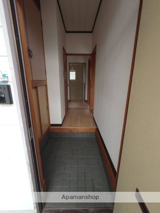 グレープハイツの玄関