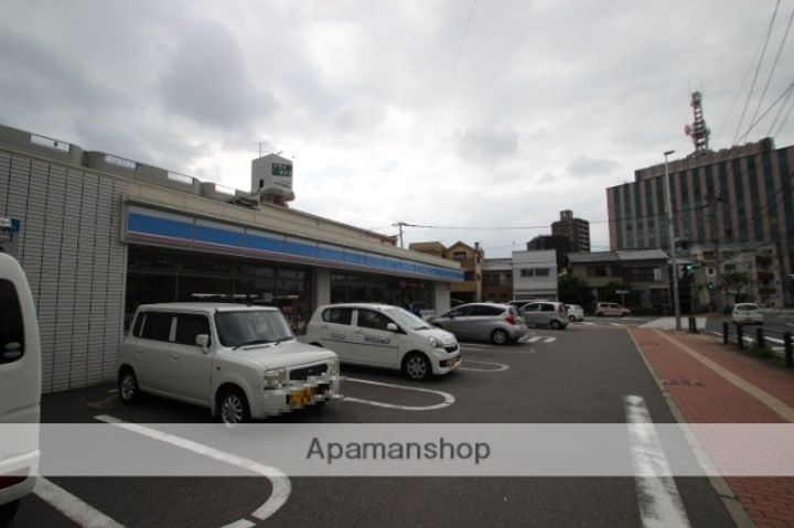 オーパスONEの周辺