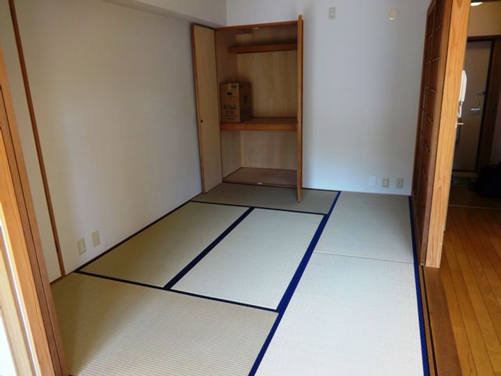 高砂スクエアビルの居間