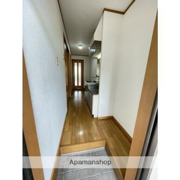 ガーデンパレス103の玄関