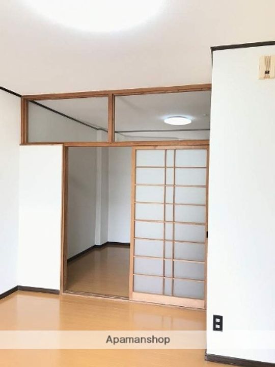 ビューテラス松川6の居間