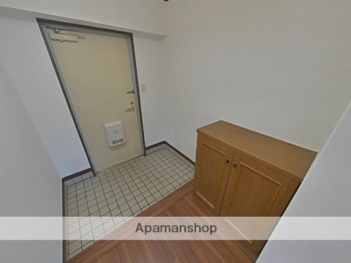 熊本県熊本市中央区八王寺町の賃貸マンションの玄関