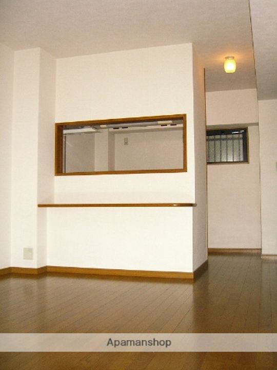 レジデンスカメリアⅡ402の居間
