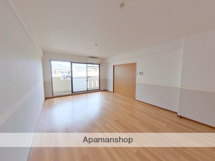 ブルック出水の居間