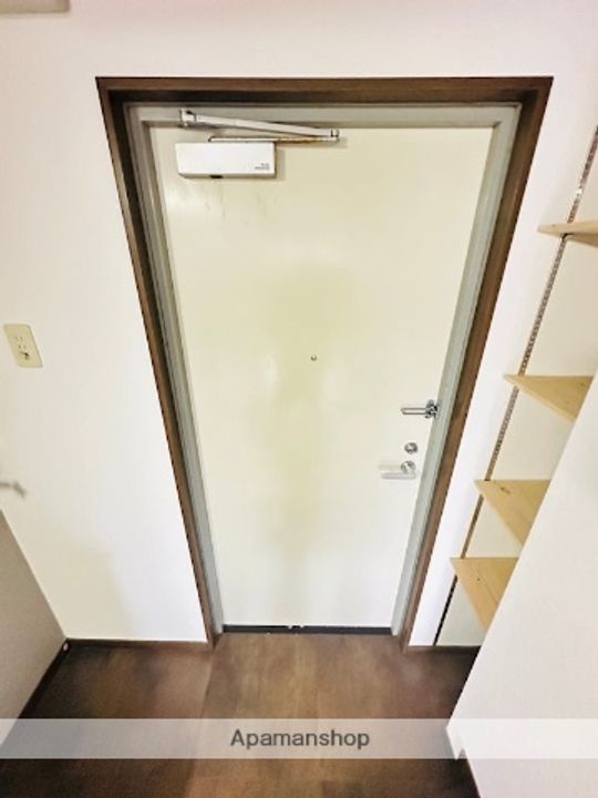 サングラッド黒髪の玄関