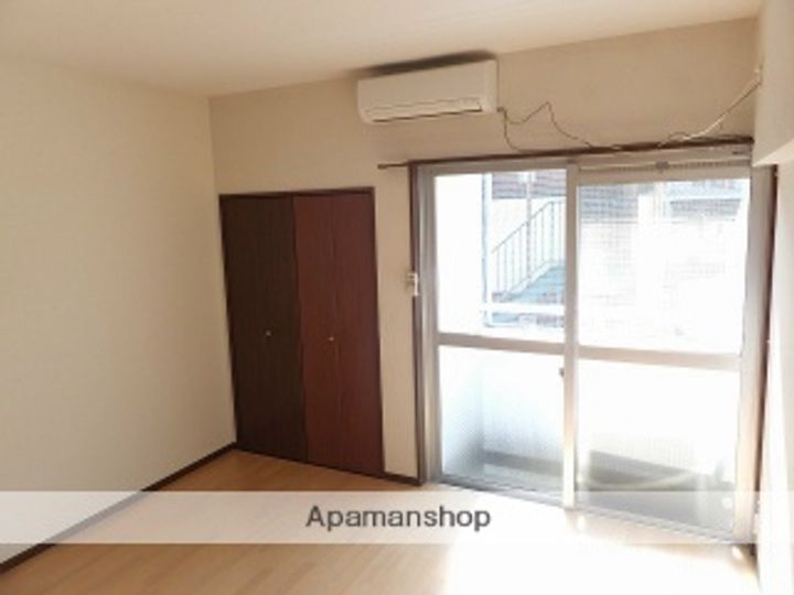 サングラッド黒髪の内装