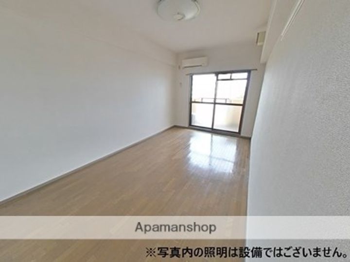 トーカン大江キャステールの居間