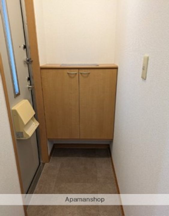 熊本県熊本市南区八分字町の賃貸アパートの玄関