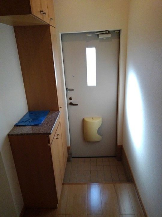 リバーサイド.K.笹原の玄関