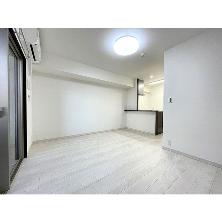 LIBTH新町WESTの居間