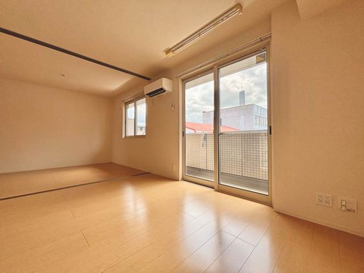 グランベージュ A棟の居間