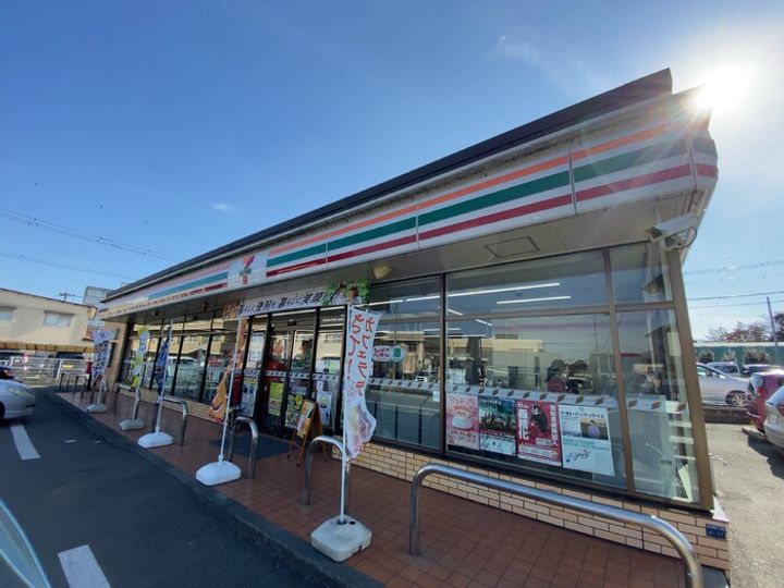 セレニータ.クワトロの周辺