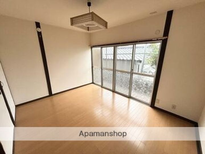 第1西原アパートの居間