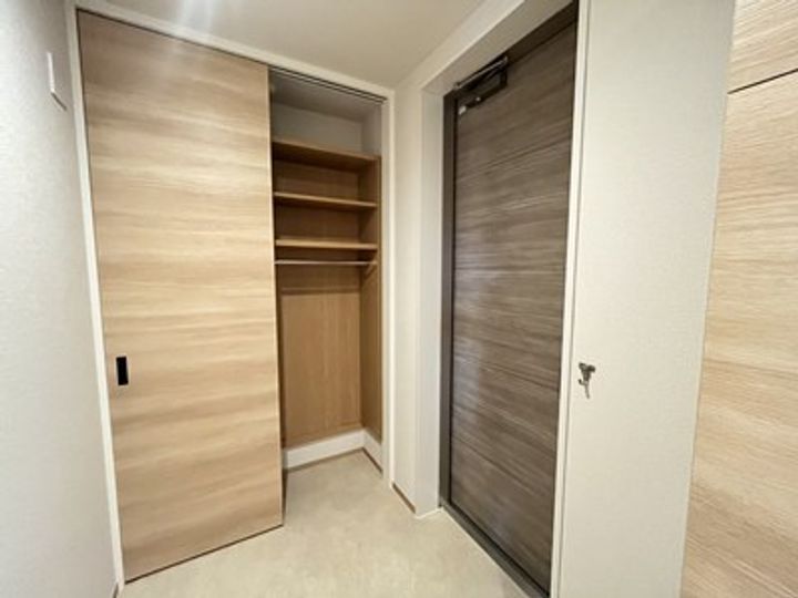 シャーメゾン壺川の玄関