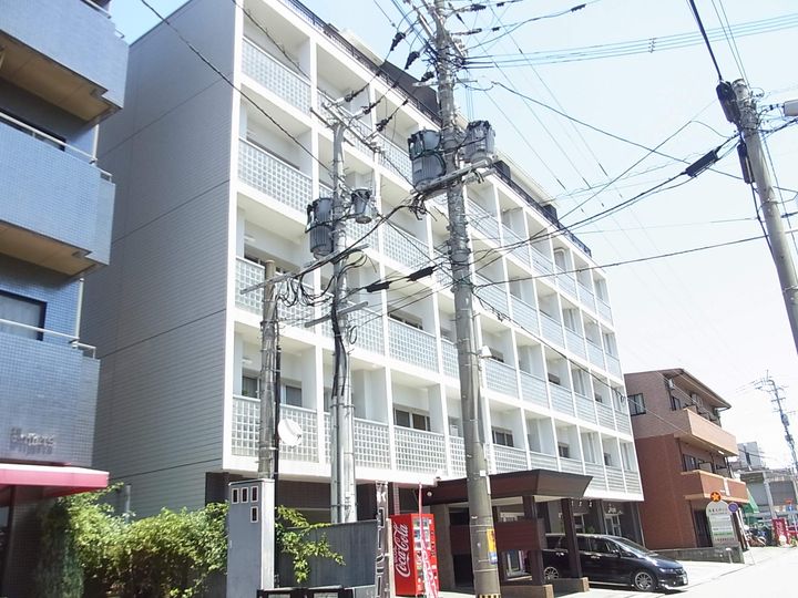 プレシャスアパートメントの外観
