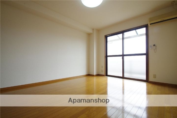 パレット新屋敷の居間