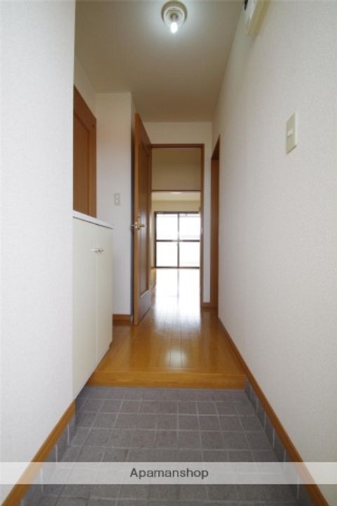 パレット新屋敷の玄関