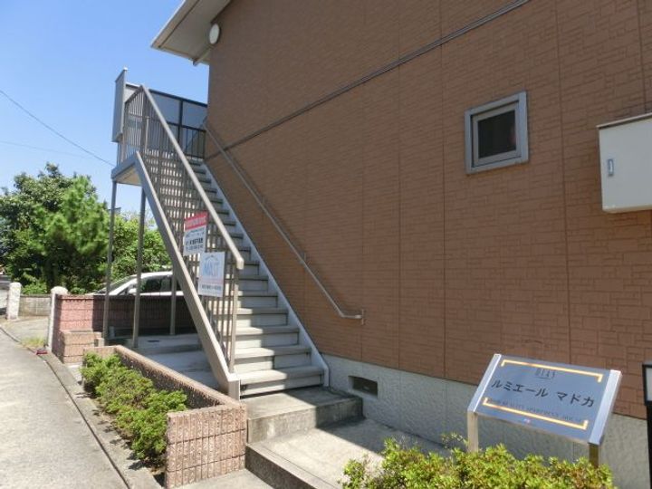 ルミエールマドカの外観