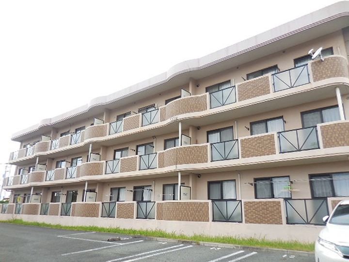 インペリアル山本の外観