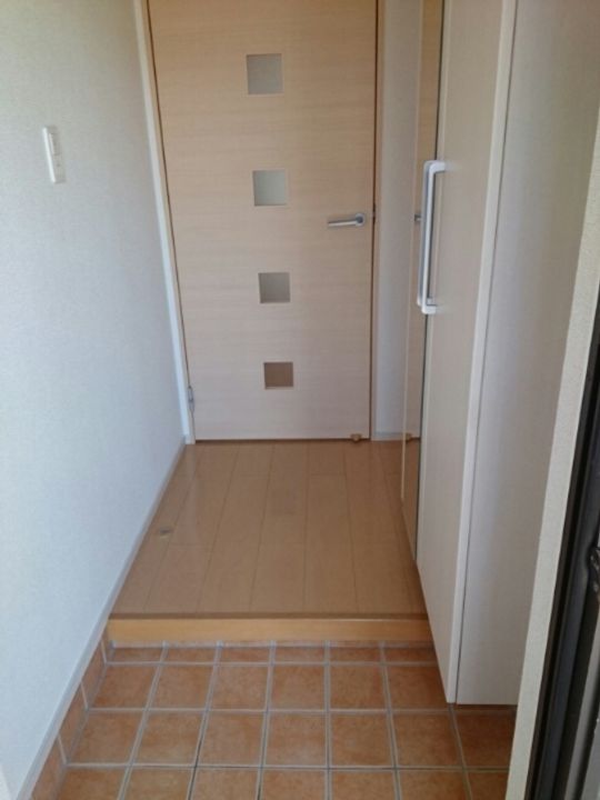 イースト ワン ハルズの玄関