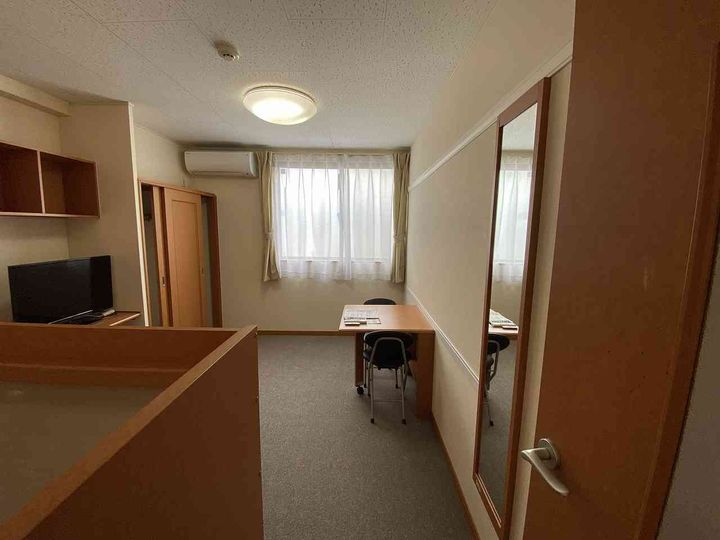 レオパレス太田壱番館206の居間