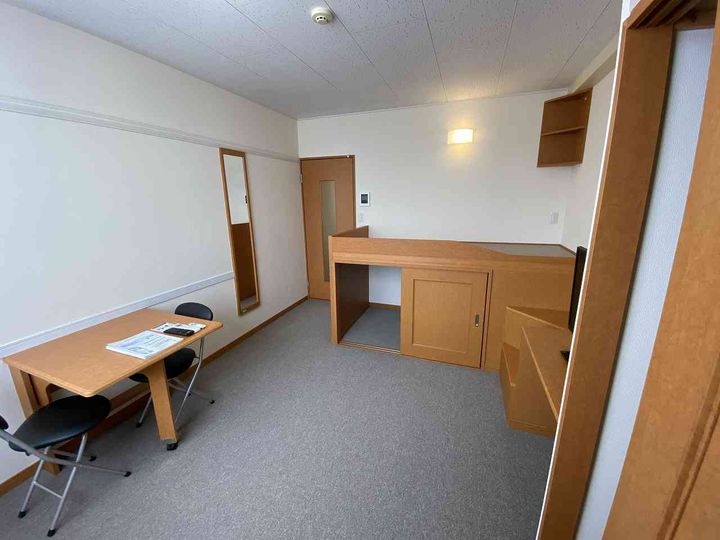 レオパレス太田壱番館206の居間