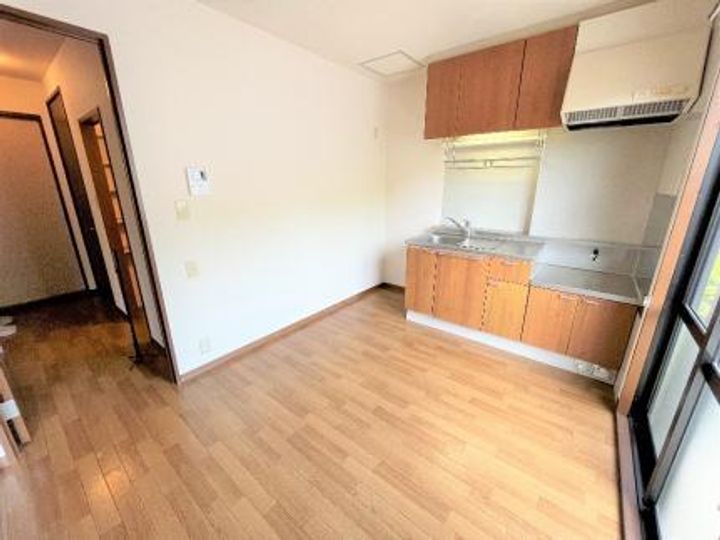 メゾン・ソレイユ B棟103の居間