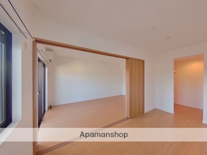 COLAS MIFUNE EASTの内装