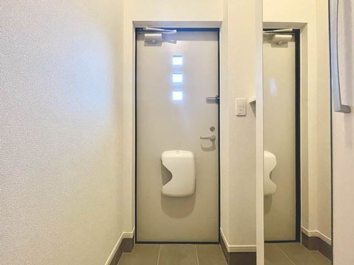 クレメントハイツ江津の玄関