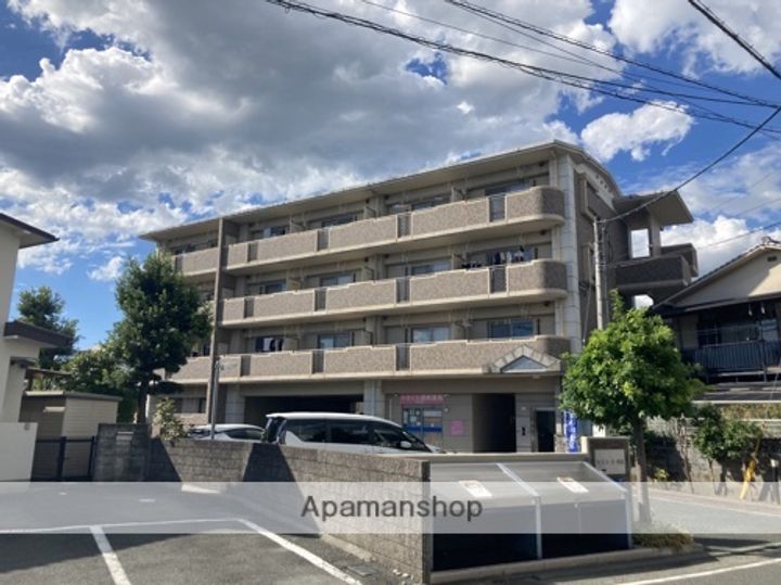 セラコート本山の外観